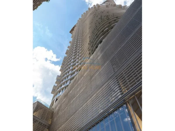 Tirane, shitet apartament 1+1+Ballkon Kati 21, 107 m² 290.000 € (RRUGA DRITAN HOXHA)
