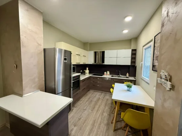Tirane, jepet me qera apartament 2+1 Kati 1, (KODRA E DIELLIT)
