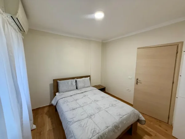 Tirane, jepet me qera apartament 2+1 Kati 1, (KODRA E DIELLIT)