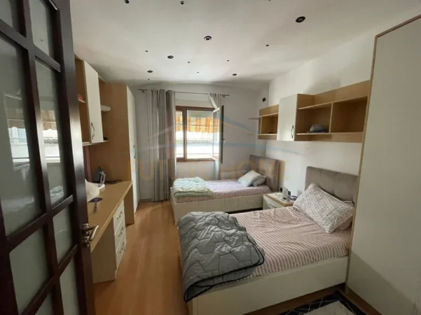 Tirane, shitet apartament 2+1+Ballkon Kati 3, 121 m² 247.000 € (KODRA E DIELLIT)