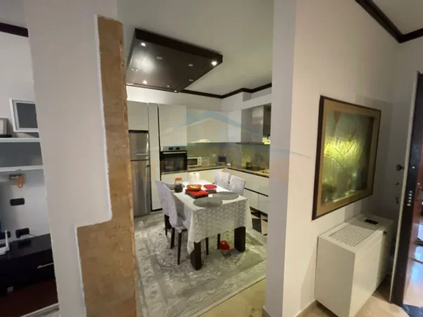 Tirane, shitet apartament 2+1+Ballkon Kati 3, 121 m² 247.000 € (KODRA E DIELLIT)