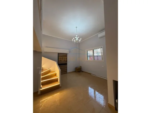 Tirane, shitet apartament duplex Dublex Kati 0, 44 m² 85.000 € (Rruga Shefqet Kuka, Fresk)