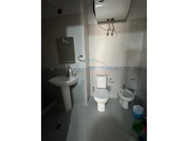 Tirane, shitet apartament 2+1 Kati 4, 97 m² 147368 € (Rruga Shefqet Kuka, Fresk)