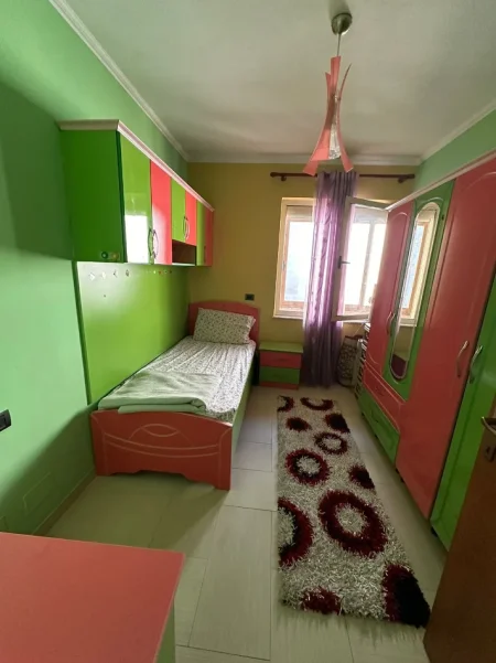 Tirane, ndarje qeraje me vajze apartament+verande | Penthouse 3+1+Aneks+Ballkon Kati 2, 200 € 