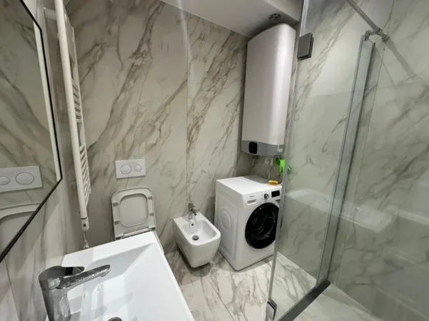 Tirane, jepet me qera apartament 2+1 Kati 4, 110 m² 1.000 € (Rruga e Dibres.)