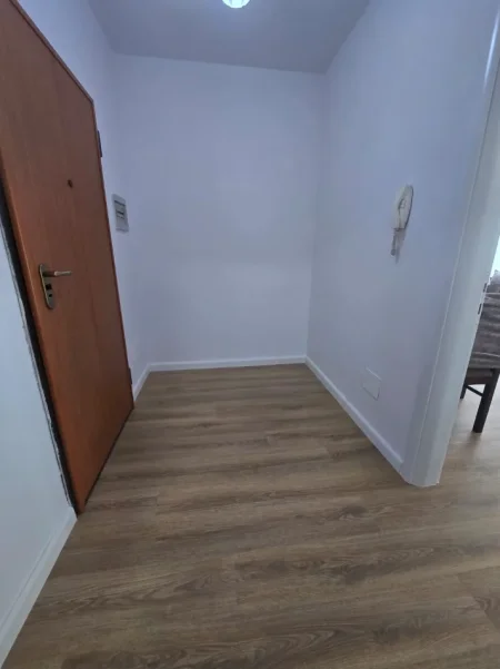 Tirane, shitet apartament 1+1 Kati 6, 