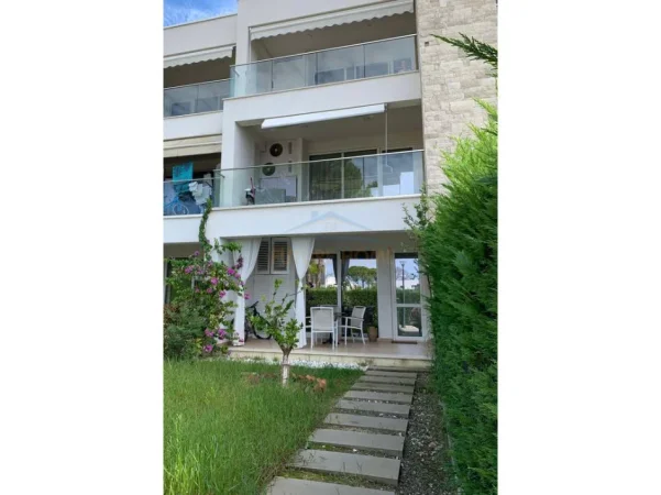 Durres, shitet apartament 2+1 Kati 0, 89 m² 320.000 € (gjiri i lalzit)