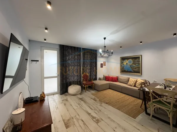 Durres, shitet apartament 2+1 Kati 0, 89 m² 320.000 € (gjiri i lalzit)