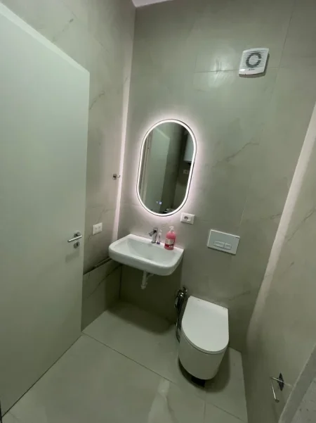 Tirane, jepet me qera apartament 1+1+Ballkon Kati 3, 55 m² 400 mije leke