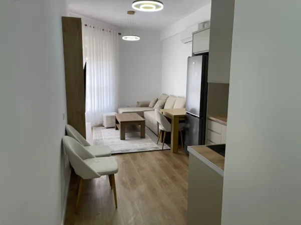 Tirane, jepet me qera apartament 1+1+Ballkon Kati 3, 55 m² 400 mije leke