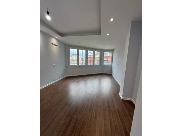 Tirane, shitet apartament 1+1 Kati 4, 60 m² 87.000 € (FRESK)