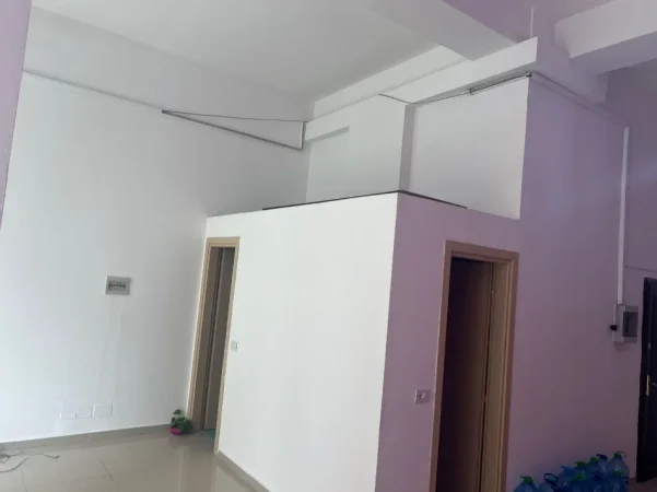 🏢 Jepet me Qera Ambient Biznesi ne Astir, 500 Eur