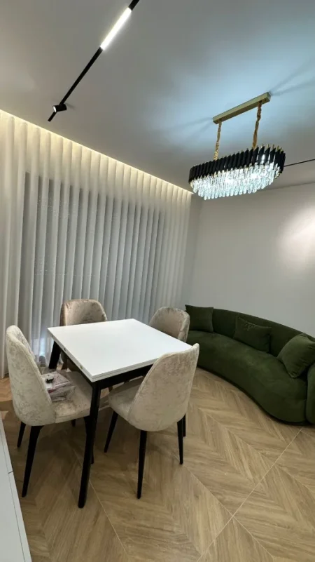 Tirane, jepet me qera apartament 1+1 , 65 m² 650 € (Astir)