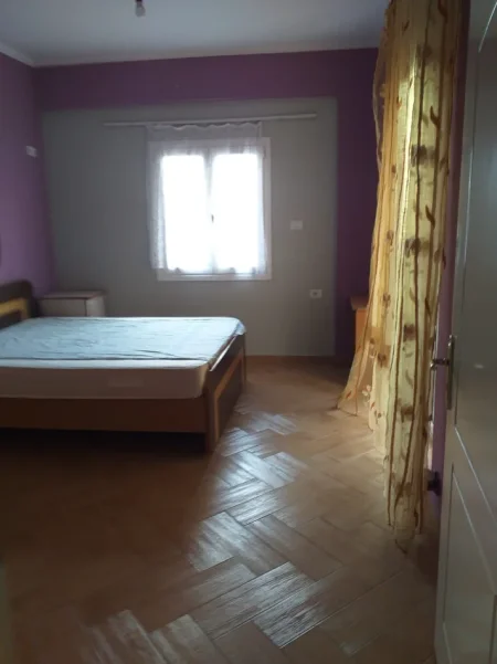 Tirane, jepet me qera apartament 1+1+Ballkon Kati 2, 60 m² 330 mije leke