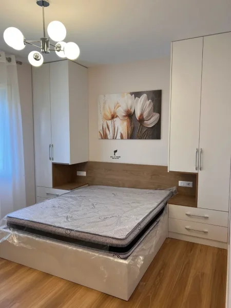 Tirane, jepet me qera garsonier Kati 5, 30 m² 450 € (PAZARI I RI)