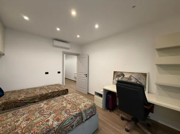 Tirane, jepet me qera apartament 2+1 Kati 2, 140 m² 1.600 € (TEG)