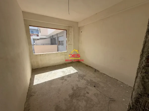 Vlore, shitet apartament 2+1+Ballkon , 94 m² (Orikum)
