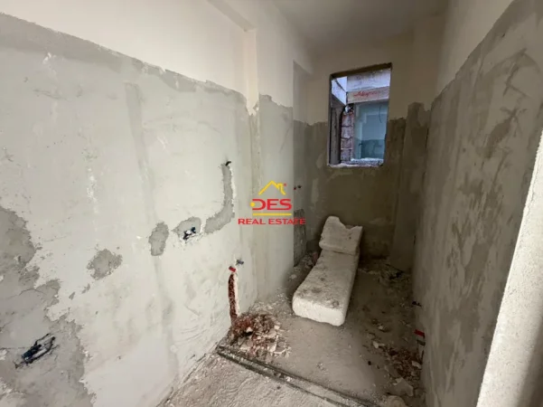 Vlore, shitet apartament 2+1+Ballkon , 94 m² (Orikum)