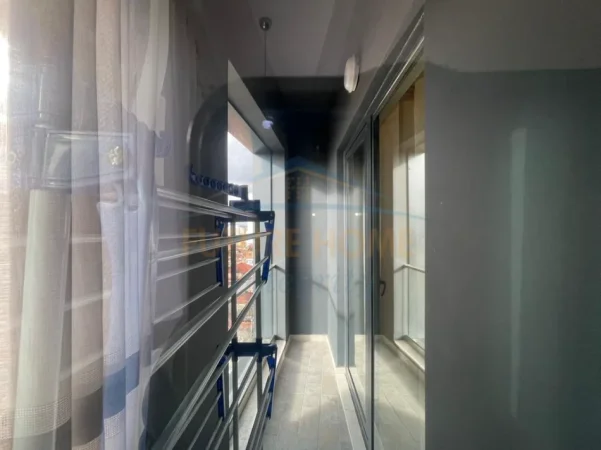 Tirane, jepet me qera apartament 1+1 Kati 7, 70 m² 700 € (Shkolla e Kuqe)