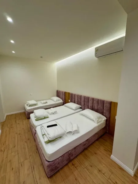 Shqiperi, jepet me qera hotel Kati 3, 300 m² 7,500 € (QENDER)