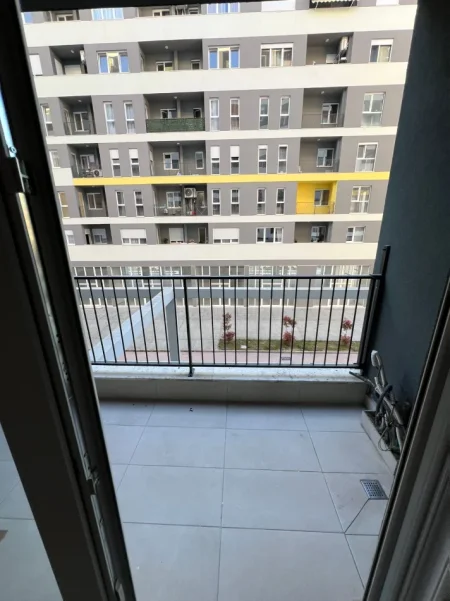 Tirane, jepet me qera apartament 2+1+Ballkon Kati 2, 96 m² 550 € (Apartament 2+1+Parking Per Qera Univers City Plotesisht I Mobiluar)