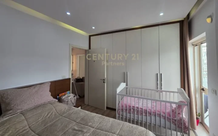 Tirane, shitet apartament 2+1 , 162.500 € (Irfan Tomini)