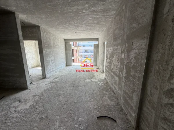 Vlore, shitet apartament 2+1+Ballkon Kati 4, 94 m² (Orikum)
