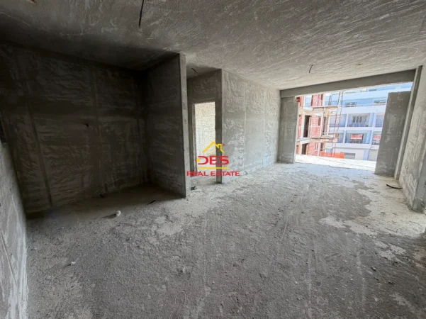 Vlore, shitet apartament 2+1+Ballkon Kati 4, 94 m² (Orikum)