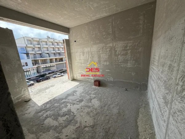 Vlore, shitet apartament 2+1+Ballkon Kati 4, 94 m² (Orikum)