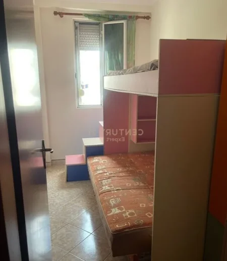 Tirane, jepet me qera apartament 2+1 Kati 8, 63 m² 500 € (Rruga e Durresit)
