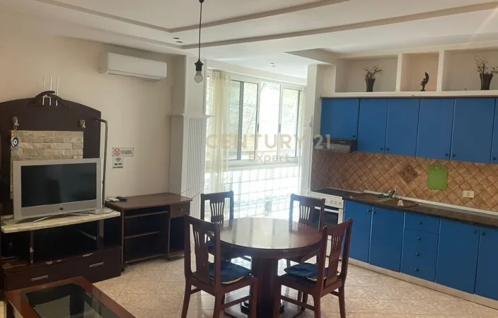 Tirane, jepet me qera apartament 2+1 Kati 8, 63 m² 500 € (Rruga e Durresit)