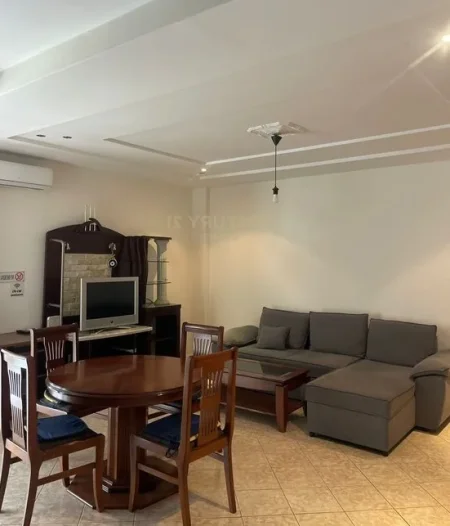 Tirane, jepet me qera apartament 2+1 Kati 8, 63 m² 500 € (Rruga e Durresit)