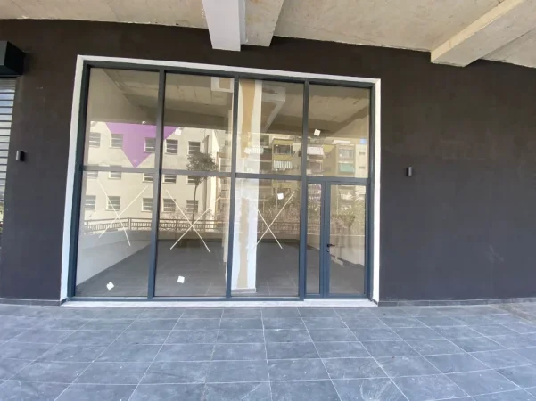 Tirane, jepet me qera ambjent biznesi Kati 0, 130 m² 1.800 € (Rruga Metush Luli)