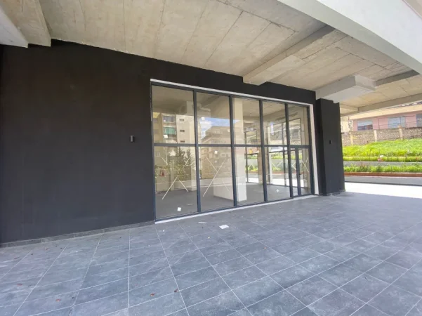 Tirane, jepet me qera ambjent biznesi Kati 0, 130 m² 1.800 € (Rruga Metush Luli)