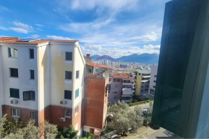 Tirane, jepet me qera apartament 1+1+Ballkon Kati 3, 88 m² 600 € (Kodra e Diellit 1)