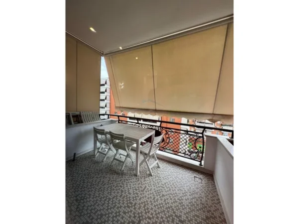 Tirane, jepet me qera apartament 2+1+Ballkon Kati 5, 116 m² 1.400 € (DELIJORGJI)