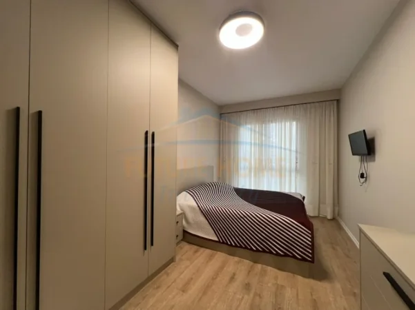 Qera, Apartament 2+1+2, Pazari i Ri, 1.250 €