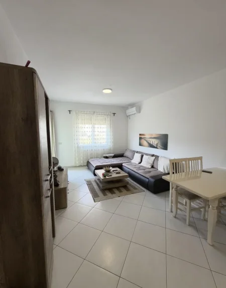 Tirane, shitet apartament 1+1+Aneks+Ballkon Kati 4, 68 m² 129.000 € (Liqeni thate , Kopshti botanik , Kopshti zoologjik)