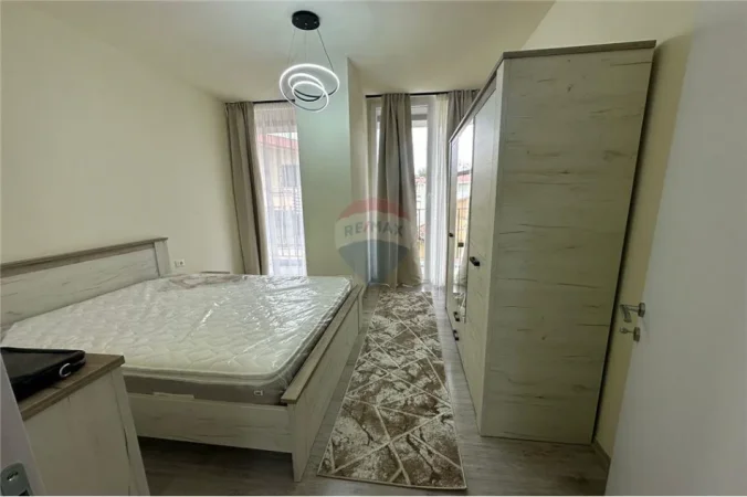 Tirane, jepet me qera apartament 1+1+Ballkon , 69 m² (Pazari i ri)
