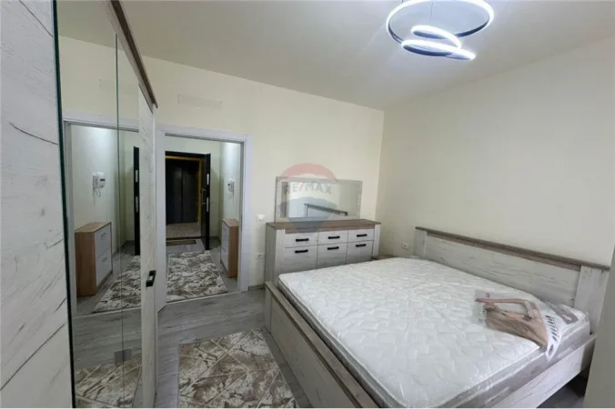 Tirane, jepet me qera apartament 1+1+Ballkon , 69 m² (Pazari i ri)
