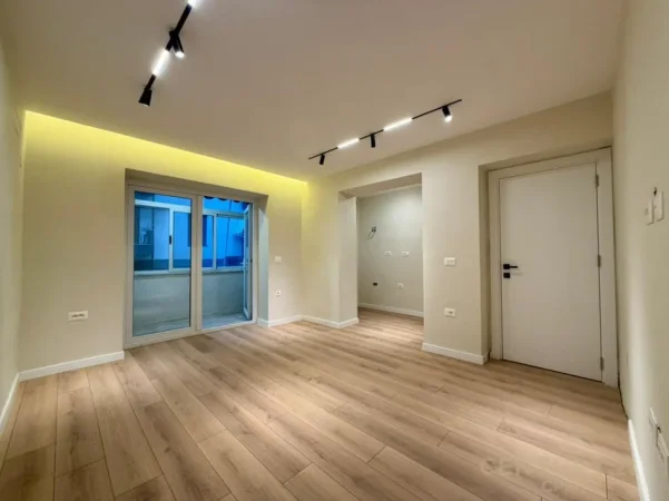 Tirane, shitet 1+1 Kati 2, 56 m² 154.000 € (Pazari i Ri)