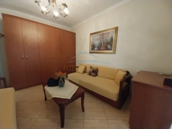 Tirane, jepet me qera apartament 1+1 Kati 5, 50 m² 400 € (SIRI KODRA)