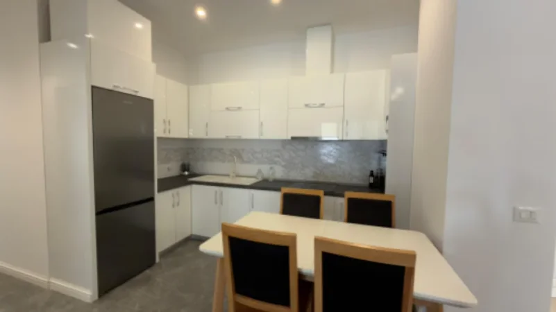 Tirane, jepet me qera apartament 2+1 Kati 5, 116 m² 1.400 € 