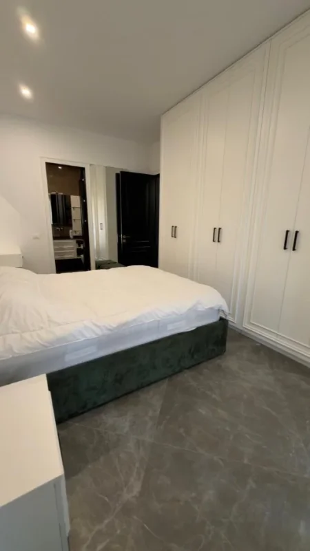 Tirane, jepet me qera apartament 2+1 Kati 5, 116 m² 1.400 € 