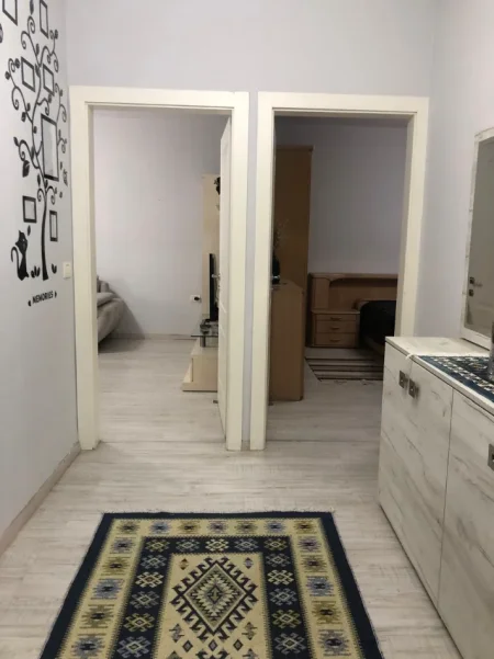 Tirane, jepet me qera apartament 1+1 Kati 5, 60 m² 450 € (ali demi)