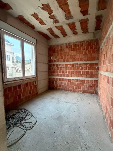 Tirane, shitet Vile 2 Katshe Kati 0, 650 m² 1.650.000 € (Teg)