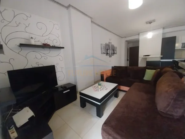 Tirane, jepet me qera apartament 2+1 Kati 6, 126 m² 600 € (ZOGU I ZI)