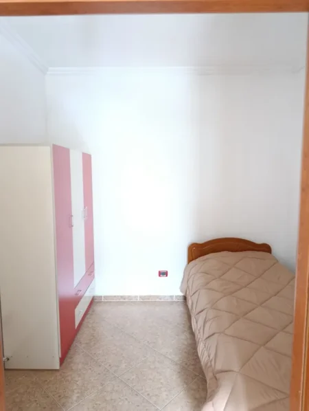 Tirane, jepet me qera apartament 2+1 Kati 2, 75 m² 400 € (QSUT)
