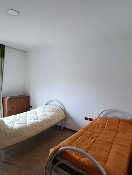 Tirane, jepet me qera apartament 2+1 Kati 2, 75 m² 400 € (QSUT)