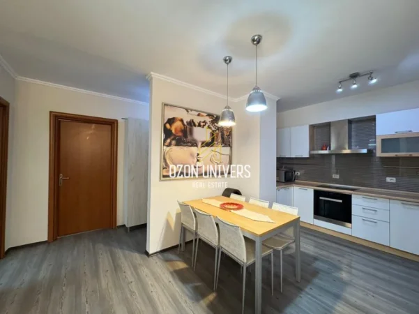 Tirane, jepet me qera apartament 2+1+Ballkon Kati 6, 110 m² 900 € (Bllok, pranë Juridikut)